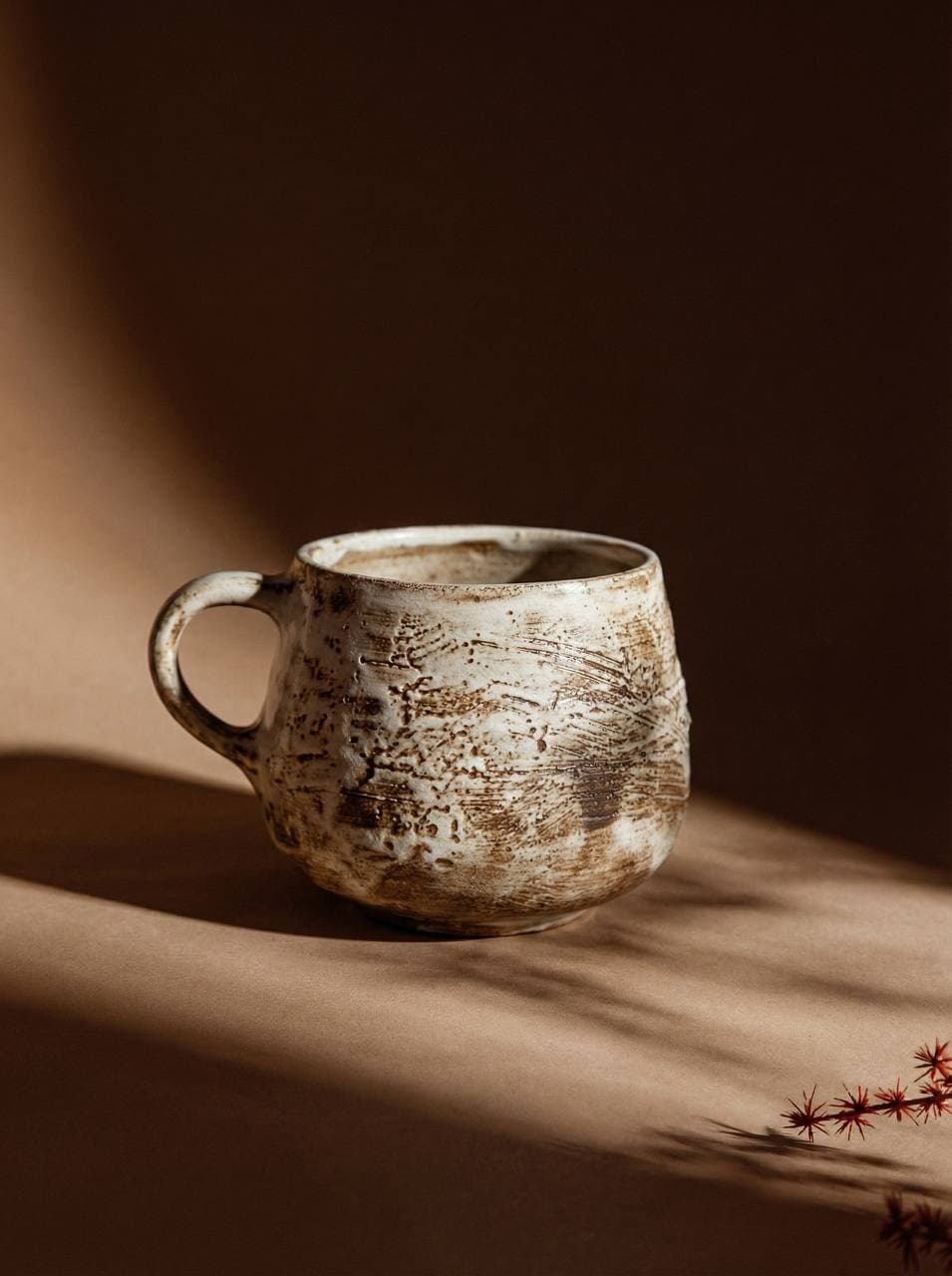 Текстурная кружка в молочной глазури